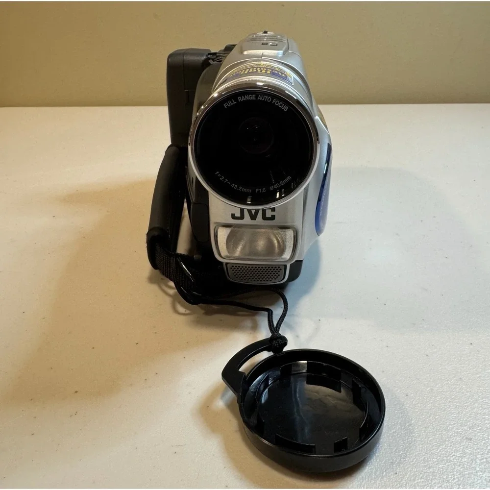 JVC GR-SXM260U Compact VHS-C Super VHS Camcorder Video Camera Recorder Tested